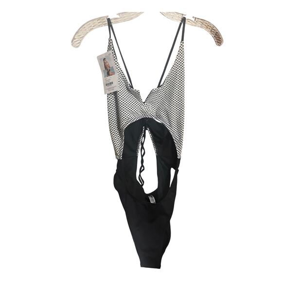 Mapale Swimsuit L Monokini NWT Women's 6523 Lace UP V Shape Cutout Discontinued - Picture 1 of 7